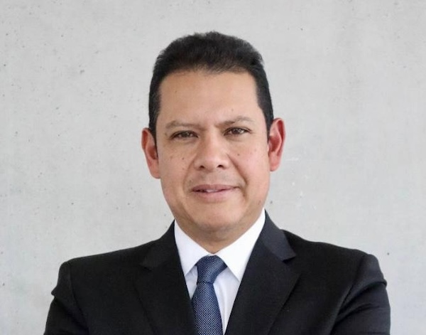 Carlos Esquivel